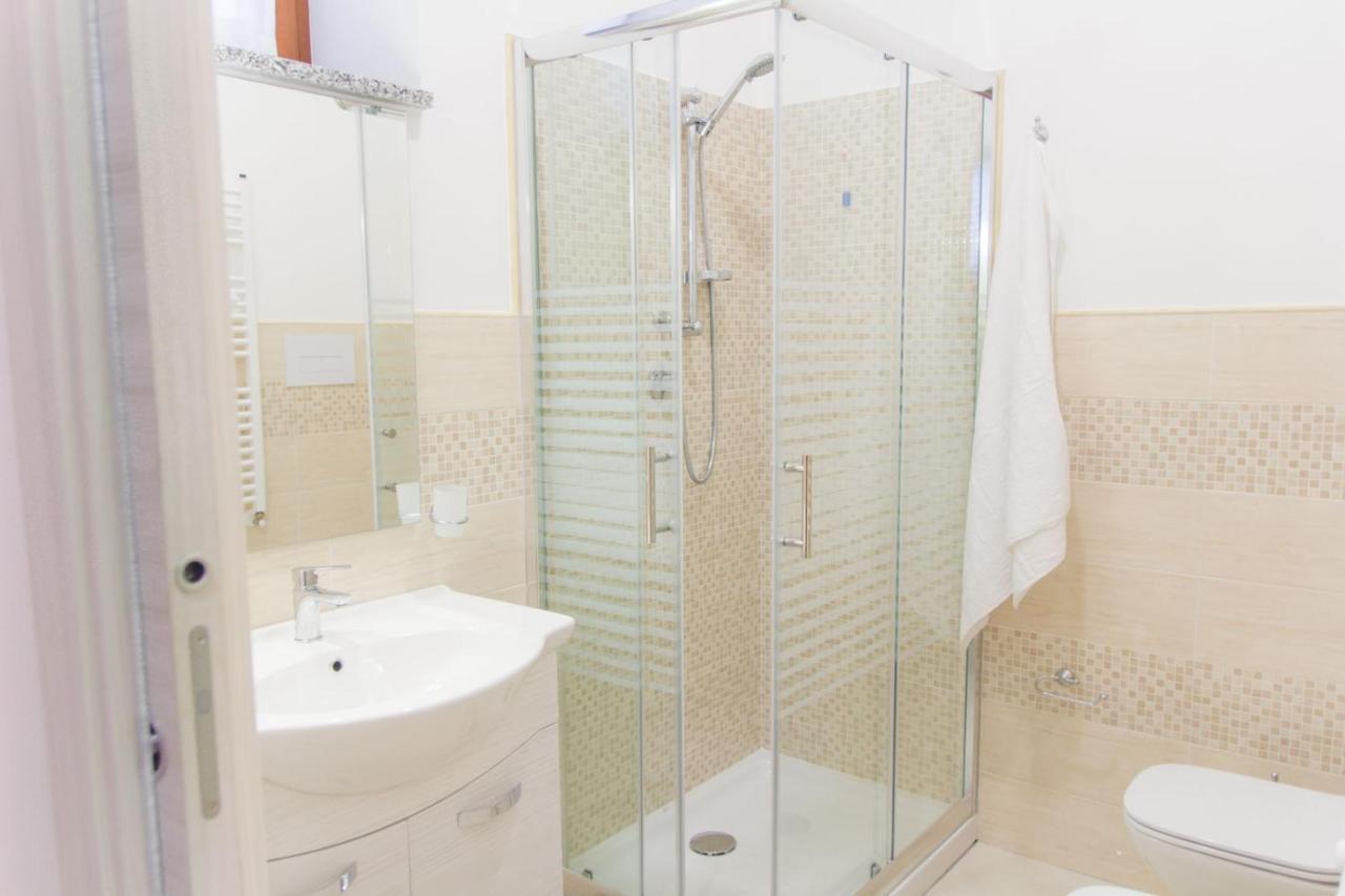 Serena Rooms Solofra Luaran gambar